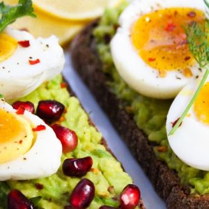 healthy breakfast ideas with eggs and avocado